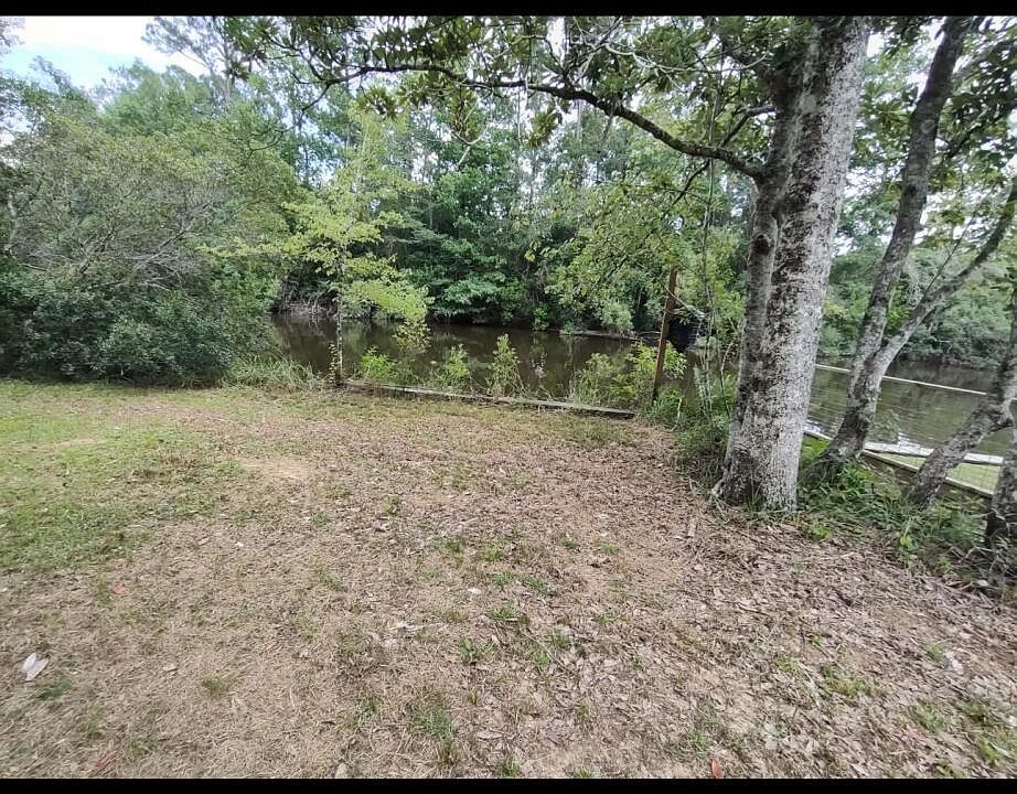 1st image of 947 W Lakeshore Dr