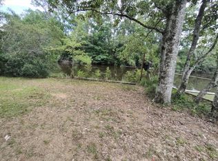 947 W Lakeshore Dr, Carriere, MS 39426
