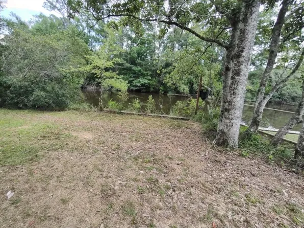 947 W Lakeshore Dr, Carriere, MS 39426