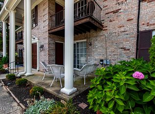 503 Logsdon Ct, Douglass Hills, KY 40243