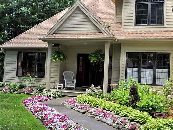 3rd image of 3657 Village Circle Dr