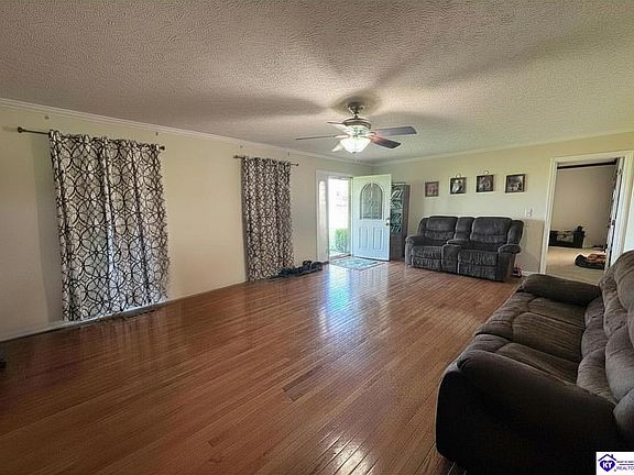 4th image of 128 Rolling Acres Dr