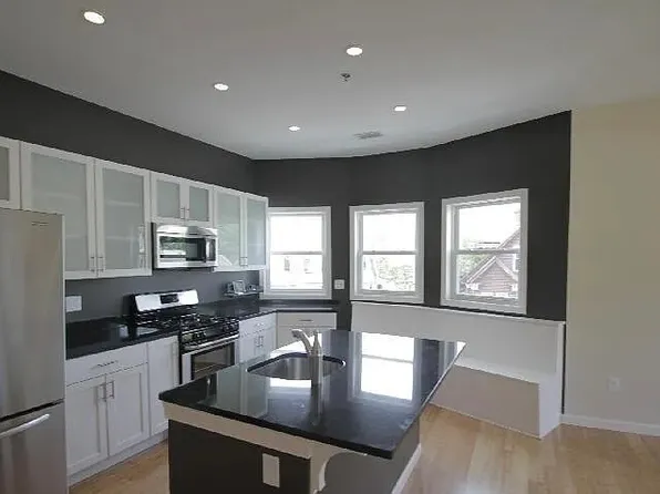 15 Ashley St #3, Jamaica Plain, MA 02130