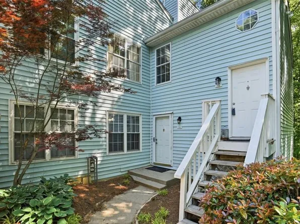 704 Glenleaf Dr, Peachtree Corners, GA 30092