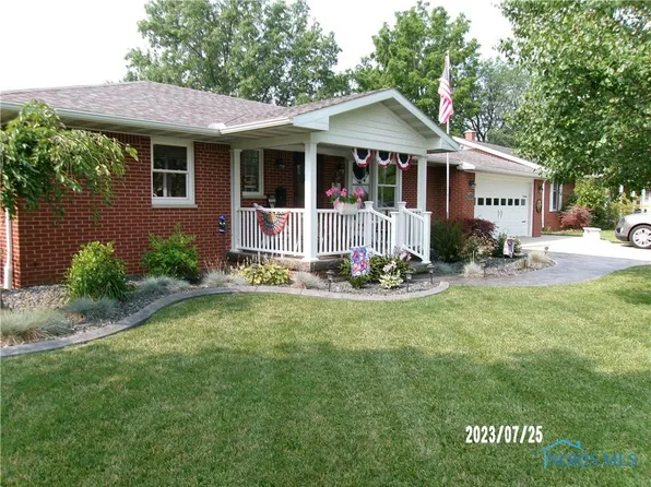 225 E Ottawa St, Oak Harbor, OH 43449