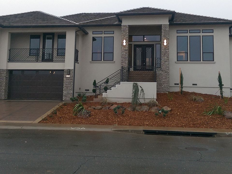 2nd image of 526 Serpa Way