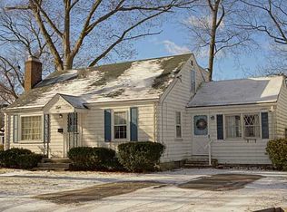 121 Gould Ave, Warwick, RI 02888