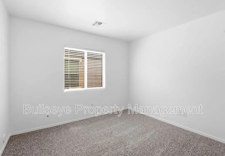 310 E Payton St — Photo 17