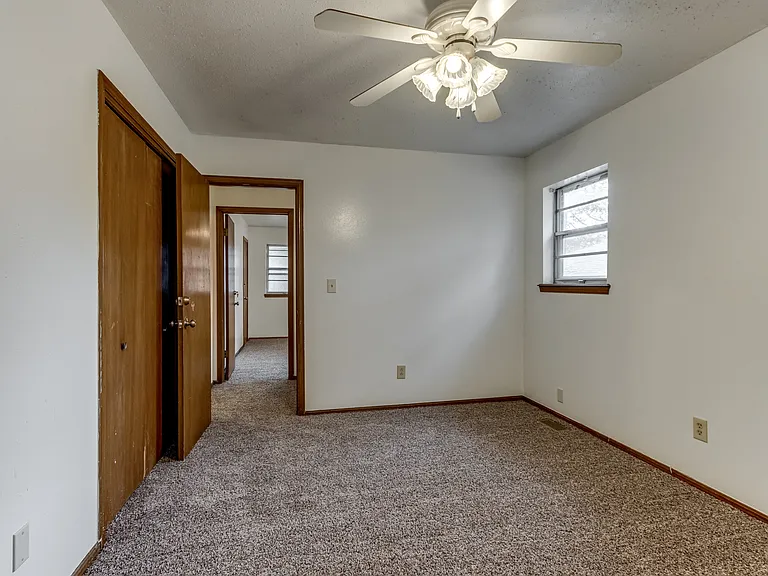 7109 NW 6th St — Photo 31
