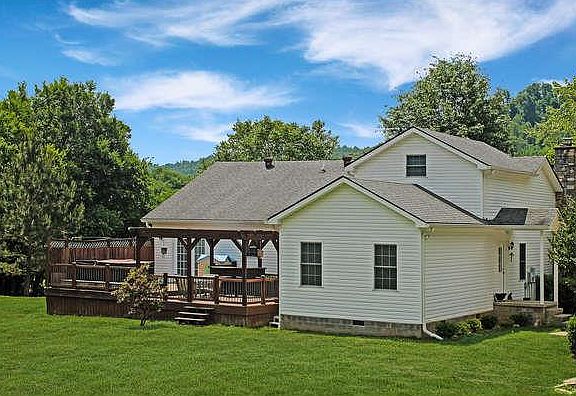 3rd image of 200 Flint Hill Ln