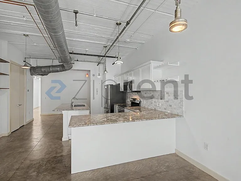 103 SE 4th Ave #203 — Photo 9
