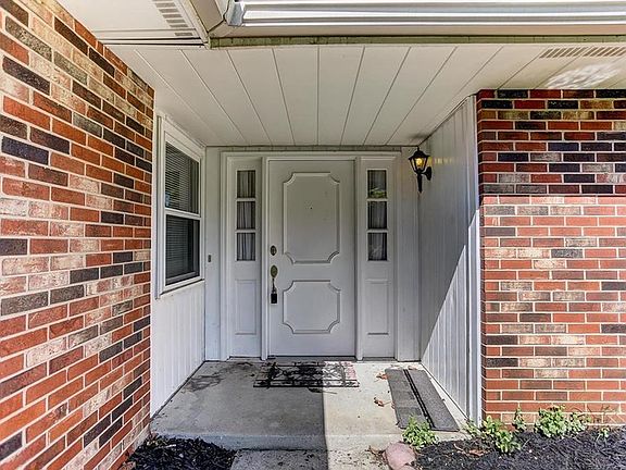 4th image of 4919 Amberwood Dr