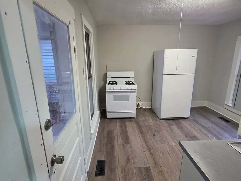 1008 Kenilworth Ave — Photo 11