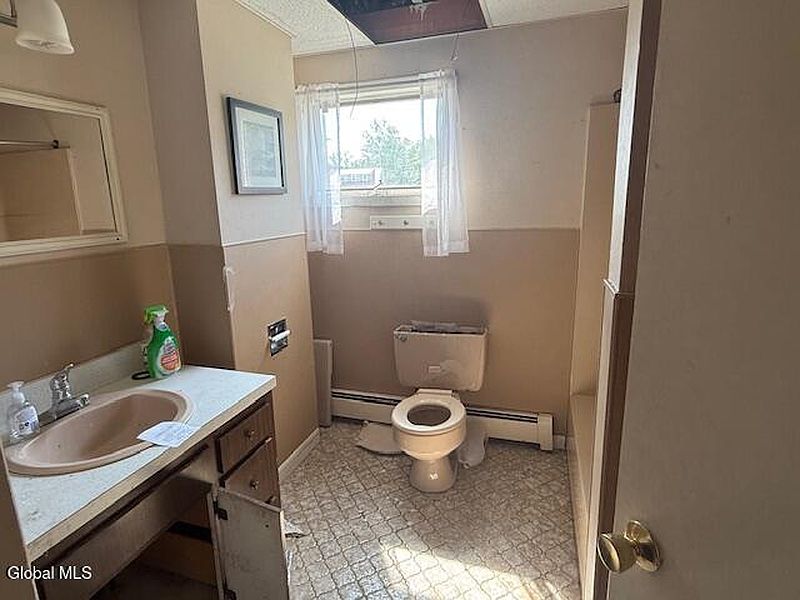 3rd image of 342 Center Street