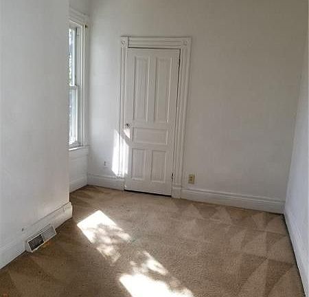 5th image of 1017 Kenneth Ave