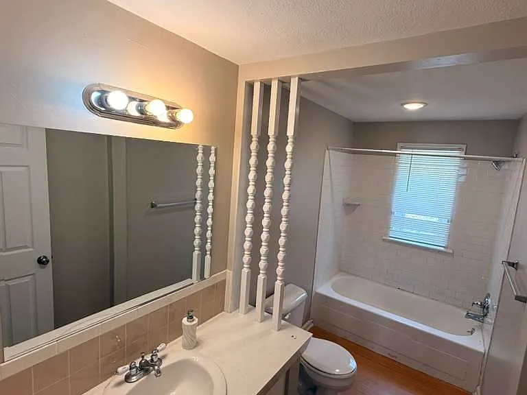 338 Jefferson St — Photo 8