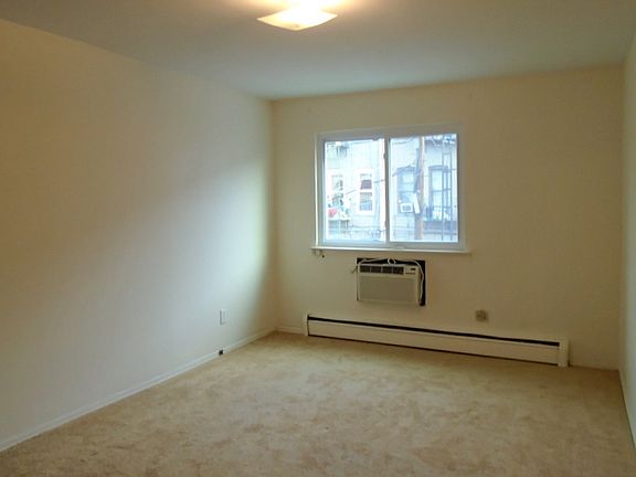 3rd image of 3221 47th St Fl 2