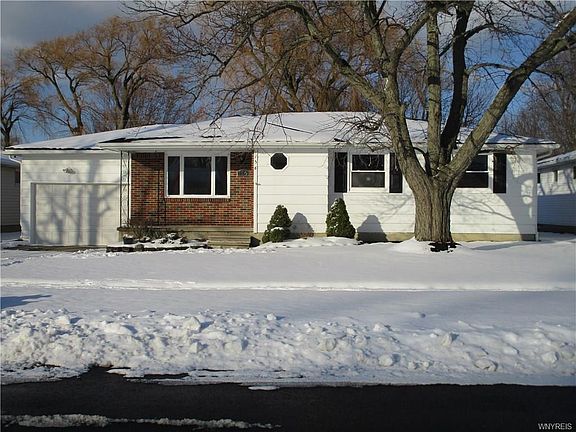 2nd image of 136 Christopher Dr