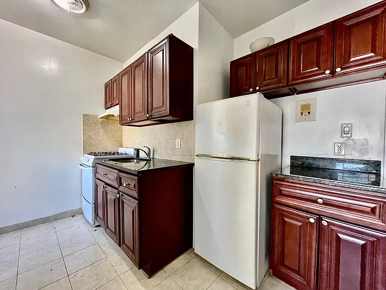 150 Brighton 15th St #6F — Photo 4