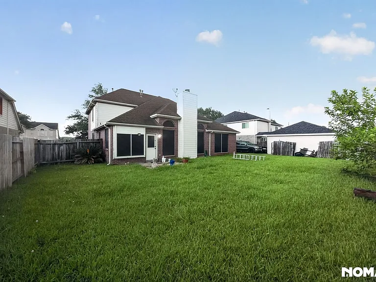 1811 Quiet Hollow Dr — Photo 29
