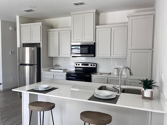 4th image of 1405 Shavano St APT 3
