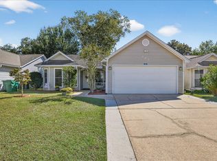 161 Meadowbrook Ct, Niceville, FL 32578