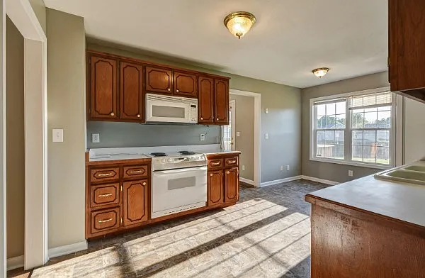 1634 Windriver Rd — Photo 11