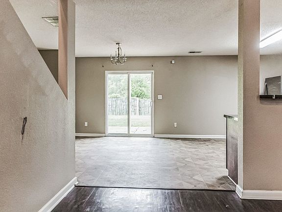 4th image of 9991 Branley Oak Dr