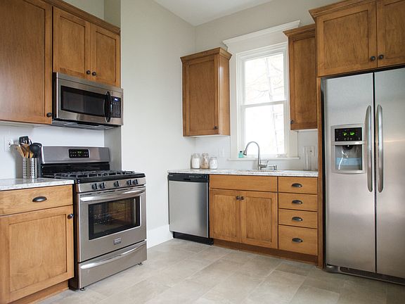 3rd image of 1332 Madison St NE #1
