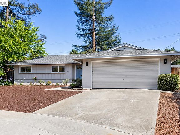 3rd image of 4875 Pepperwood Way