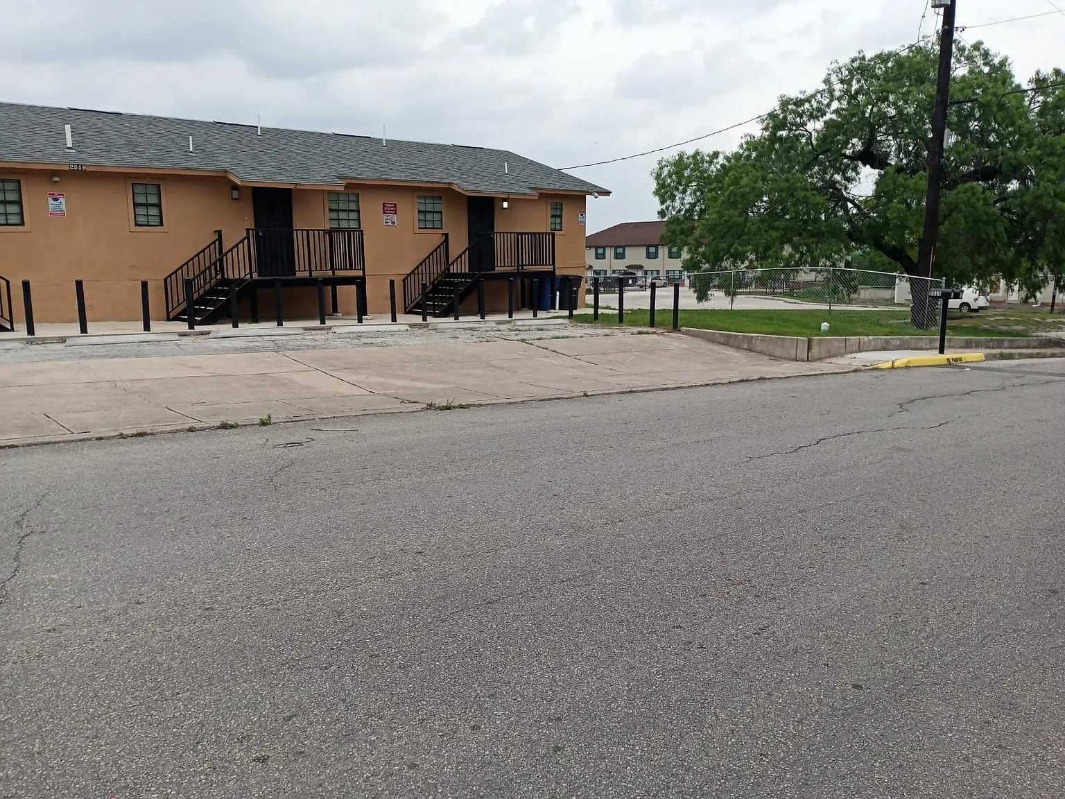 2 bed, 850 sqft, $950 — Photo 2