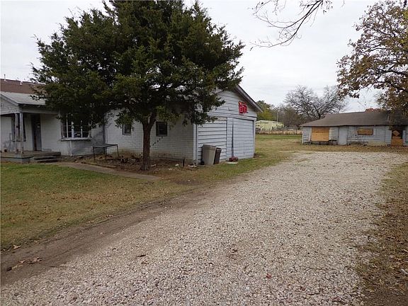 2nd image of 1814 Potter Ln