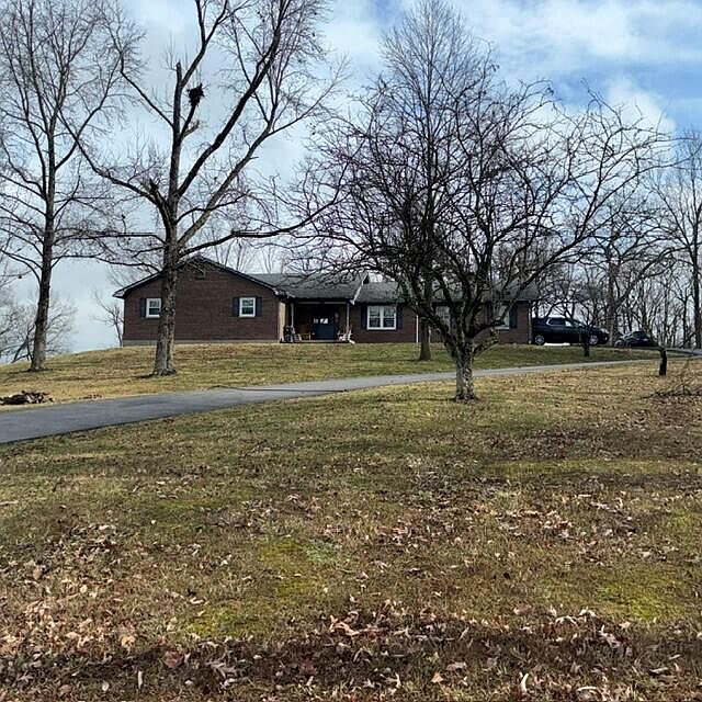 2nd image of 1071 Hawthorne Ln