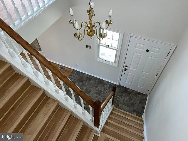 406 Williamsburg Ct — Photo 12