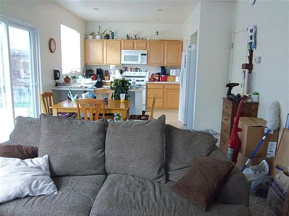 Living/dining room open to kitchen