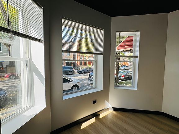 5th image of 2729 S Princeton Ave #1F