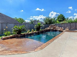 2501 Briarglen Dr, Pearland, TX 77581