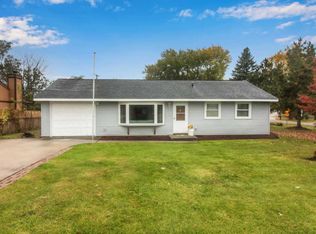 2401 S Vaupell Dr, McHenry, IL 60051