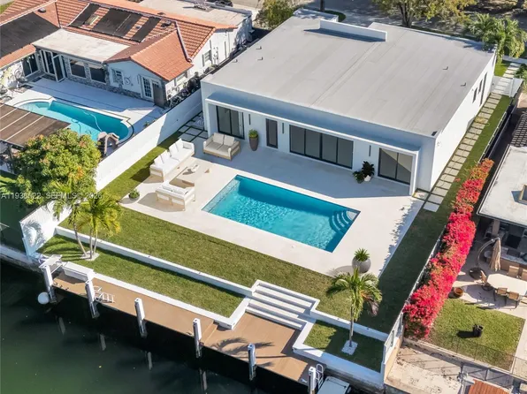 13200 N Bayshore Dr, North Miami, FL 33181