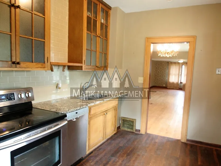 124 11th Ave NW — Photo 5