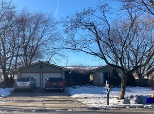 109 S Schmidt Rd, Bolingbrook, IL 60440