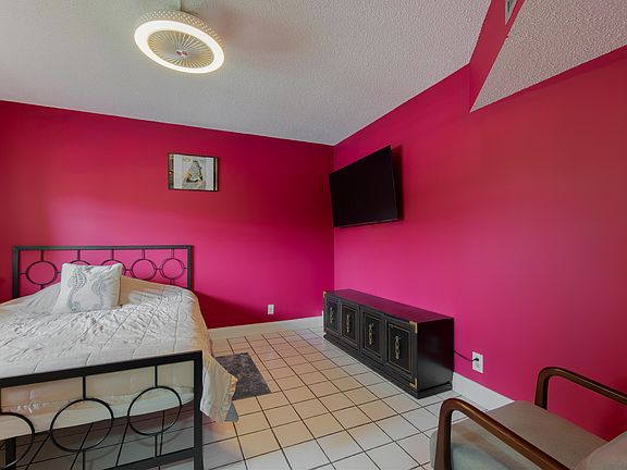 4th image of 3661 Via Poinciana #211