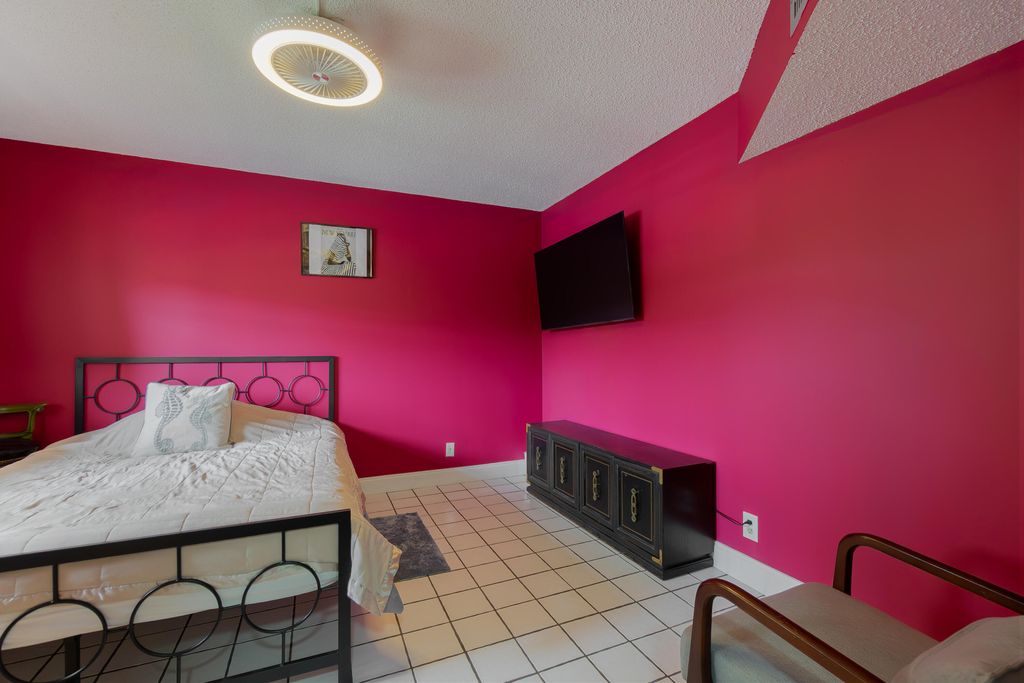 3661 Via Poinciana #211, Lake Worth, FL - View 4