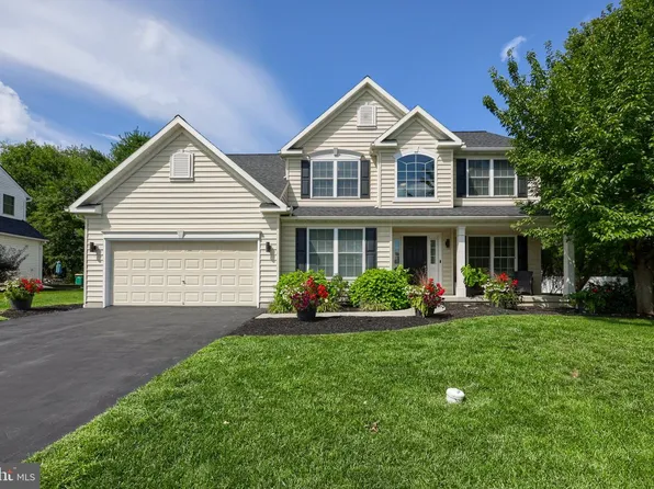 182 Pickwick Cir, Palmyra, PA 17078