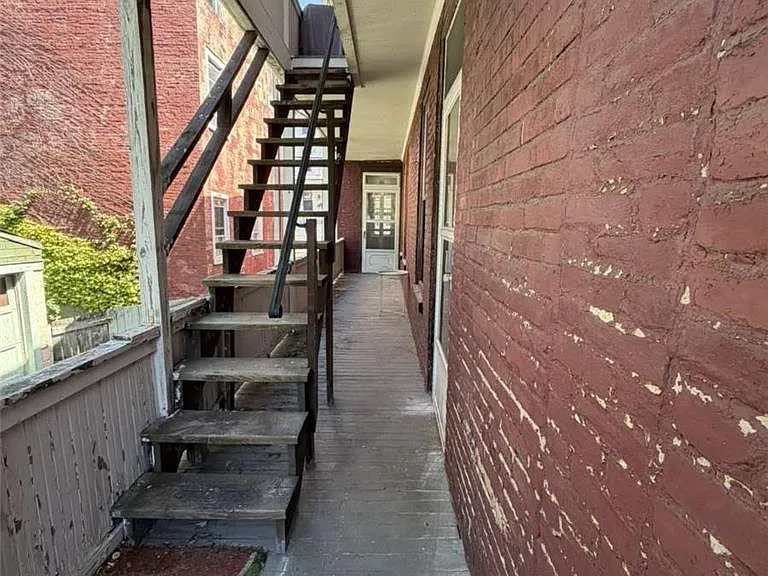 610 W Norwegian St #1 — Photo 8