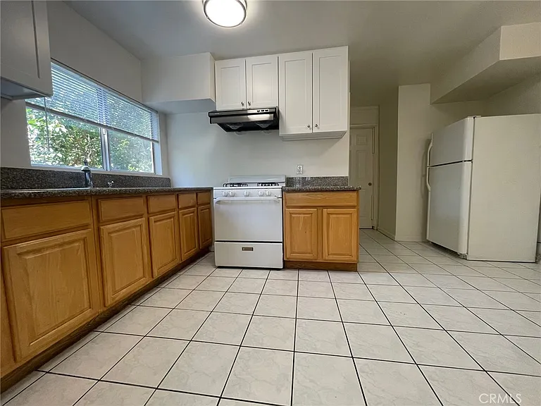 1427 S Chapel Ave #2 — Photo 6