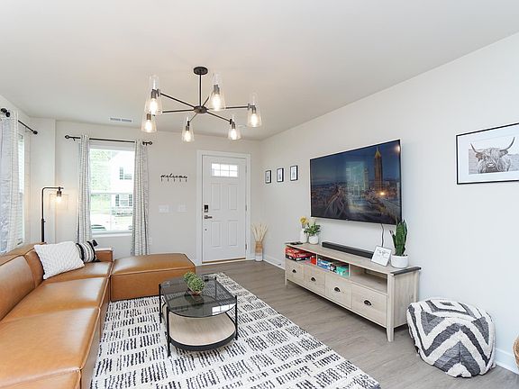 4th image of 908 Leyburn Ln