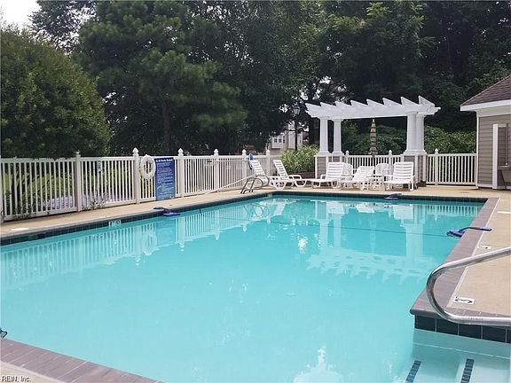 2nd image of 2029 Nicklaus Dr