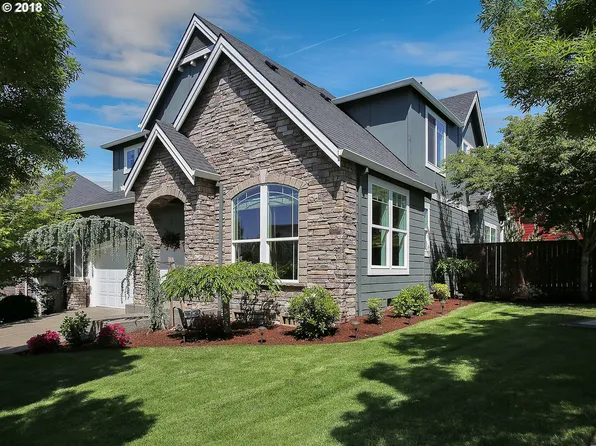 4925 Masters Dr, Newberg, OR 97132