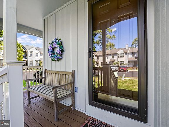 4th image of 20 Claret Ct